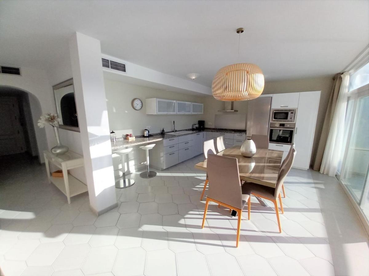 Miraflores Beachfront Penthouse Ситио-де-Калаонда Экстерьер фото