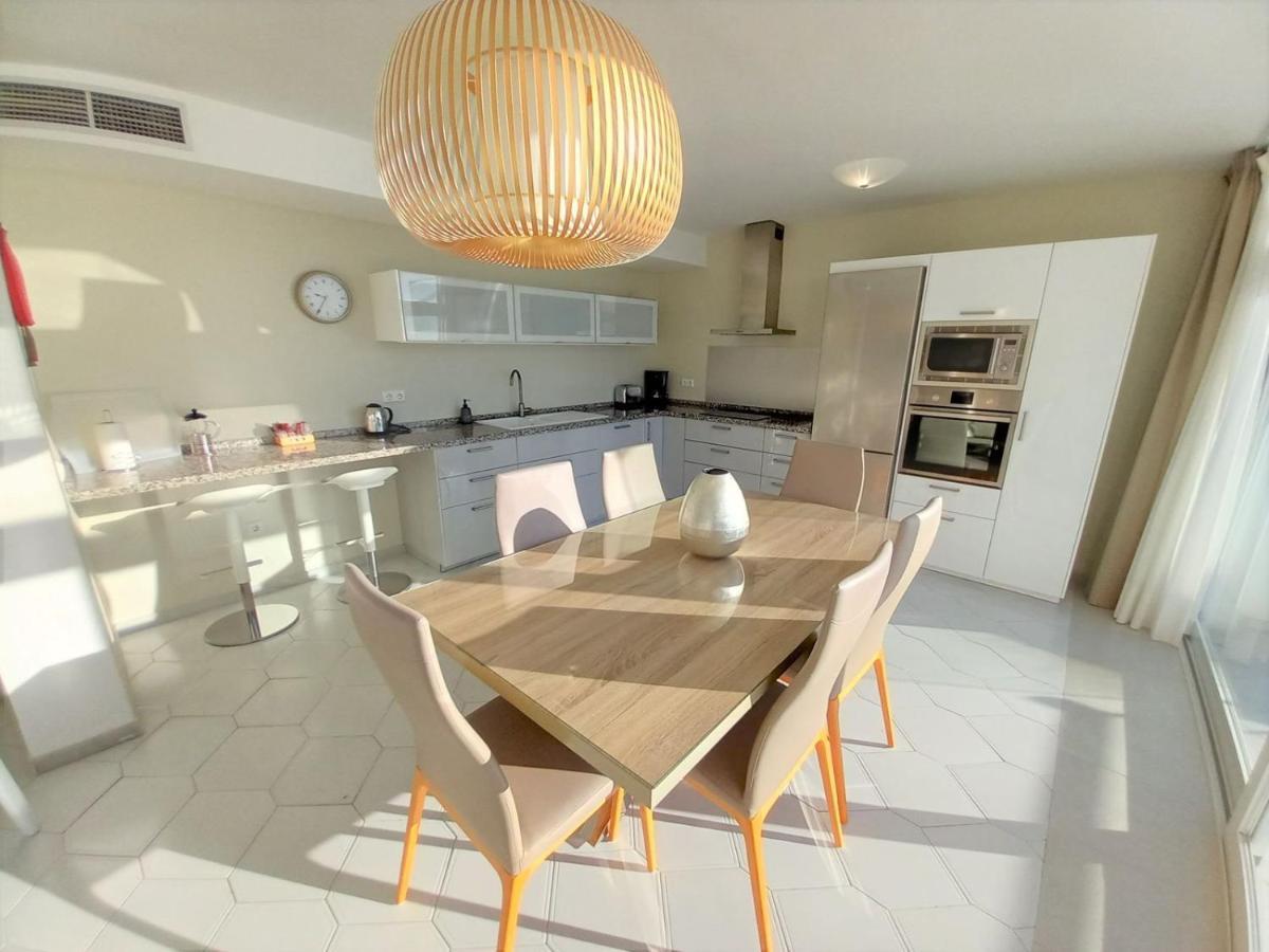 Miraflores Beachfront Penthouse Ситио-де-Калаонда Экстерьер фото